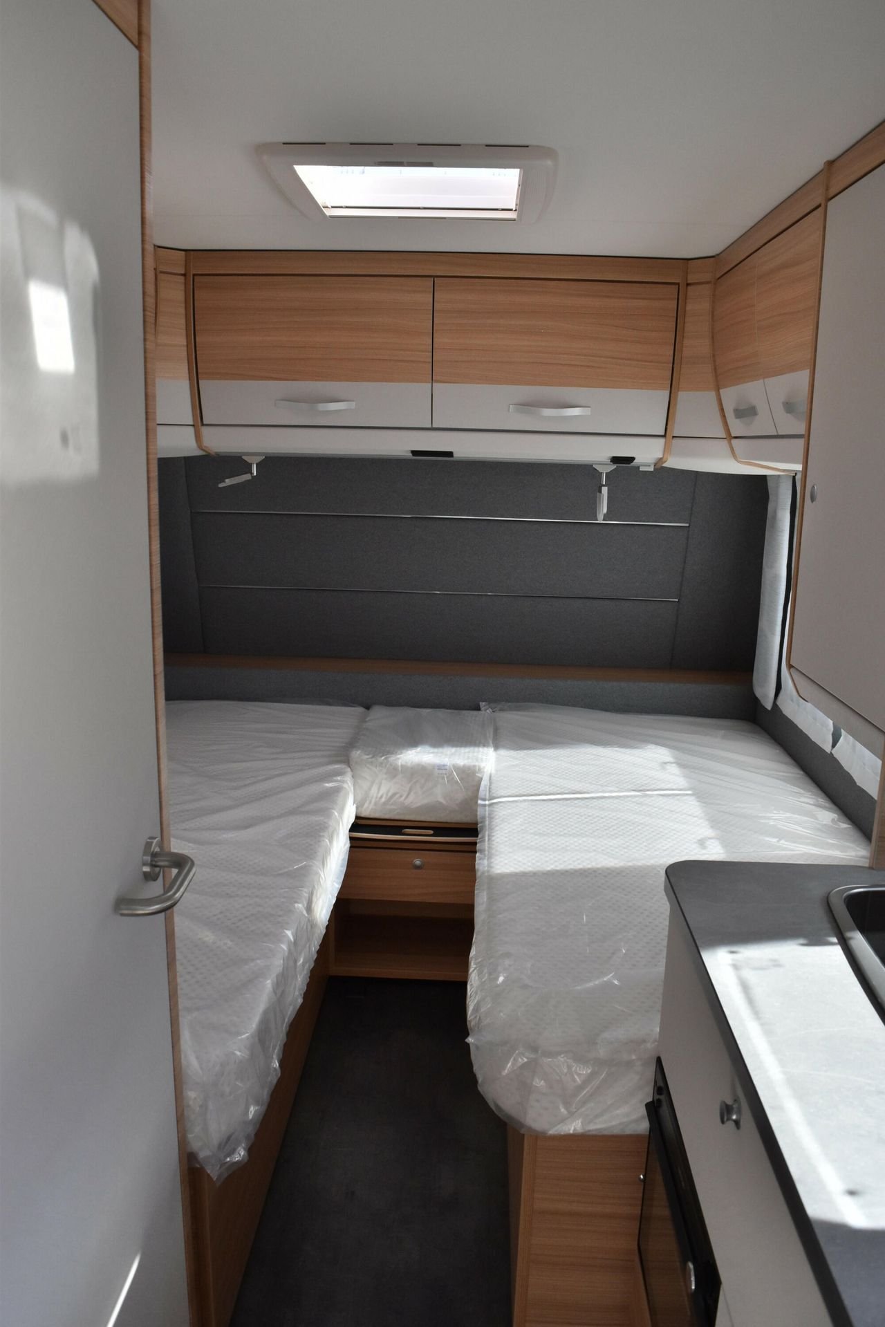 Caravane Dethleffs Camper 460 EL – Image 27
