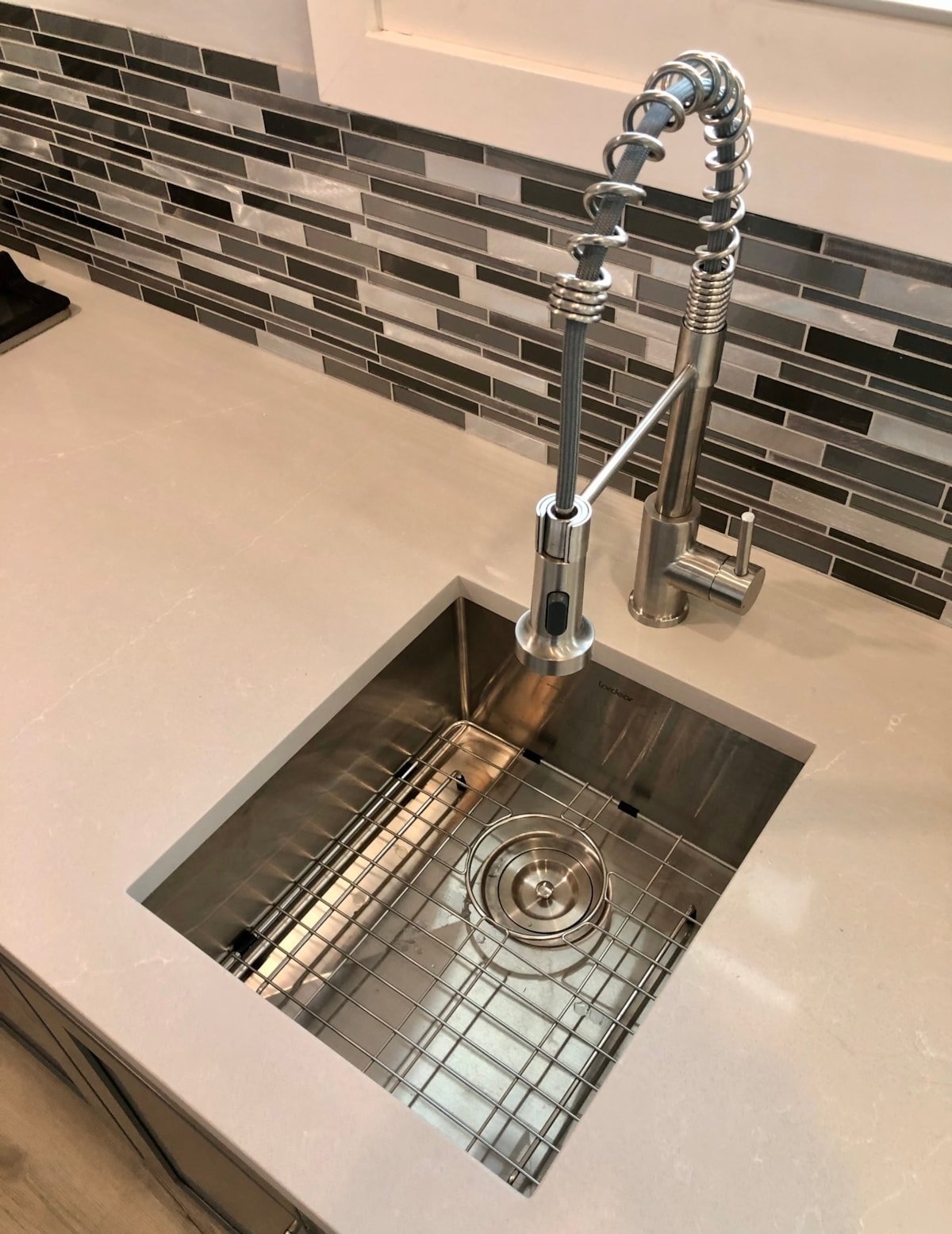 Tiny House moderne sur une remorque 1 chambres - 1 salles de bain – Image 10