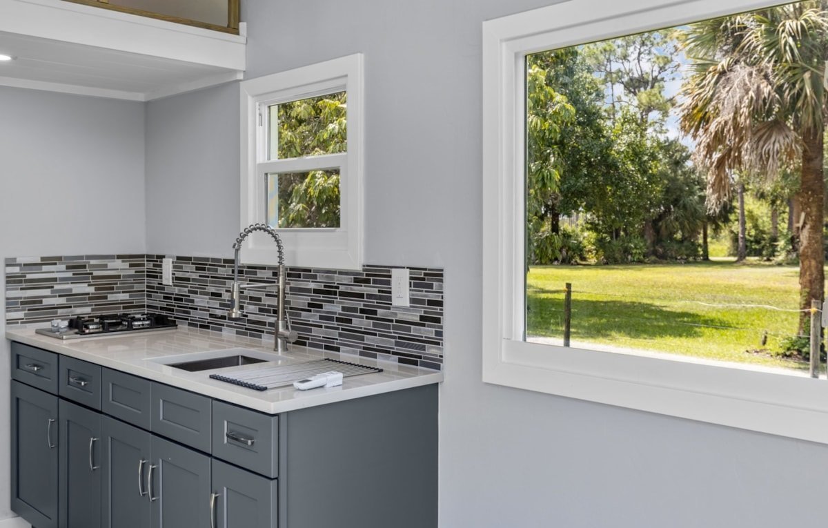 Tiny House moderne sur une remorque 1 chambres - 1 salles de bain – Image 12