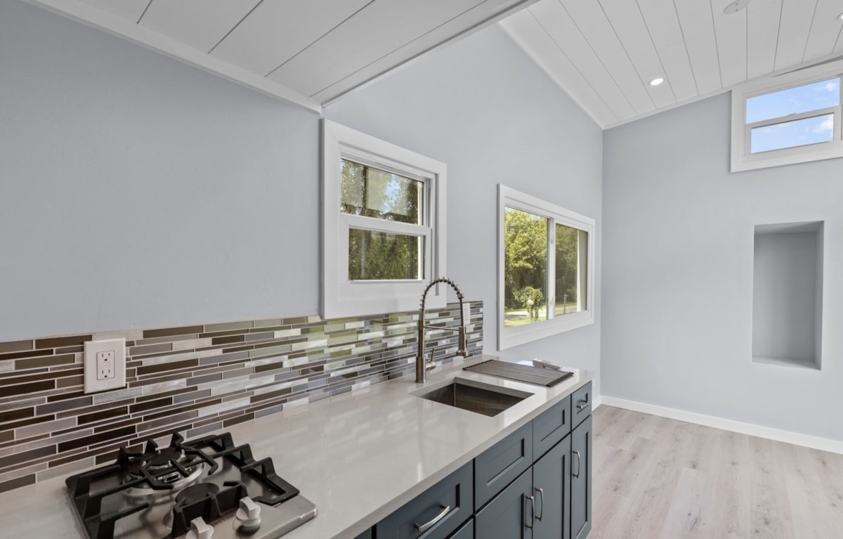 Tiny House moderne sur une remorque 1 chambres - 1 salles de bain – Image 2